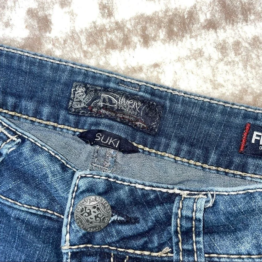 Silver brand Suki bootcut Fluid denim mid rise SZ 31"X 33" holes in bottom - Picture 6 of 8